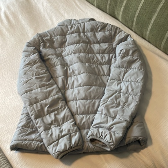 New balance light weight puffer - Size M - Picture 3 of 4